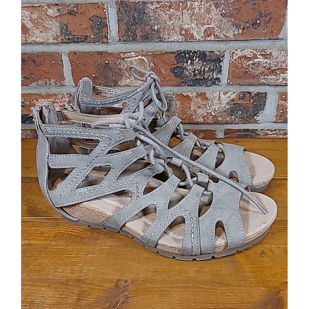 Earth‎ Spirit Women's Taupe Kendra Wedge Sandals Back Zip  Size 8.5